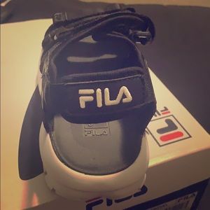 Fila sandles